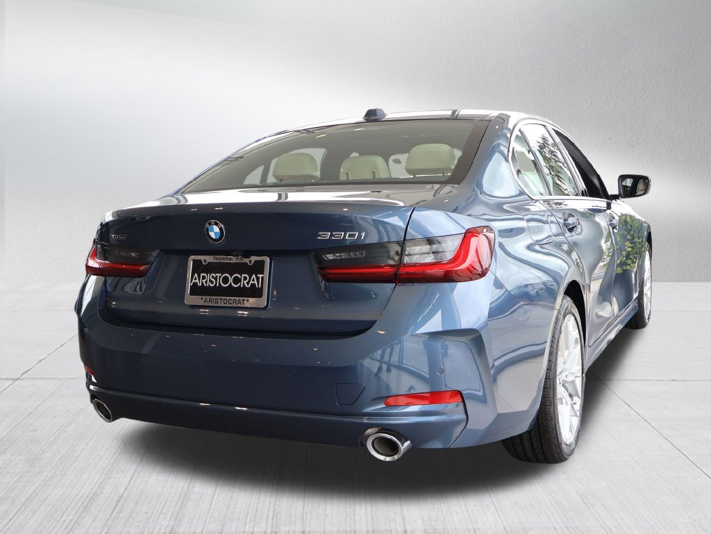 New 2026 BMW 330i xDrive Sedan w/ Premium Package AWD/4WD image 25