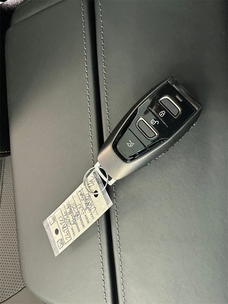 New 2026 Aston Martin DBX 707 image 31