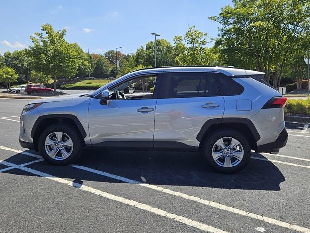 Used 2025 Toyota RAV4 XLE AWD/4WD image 5