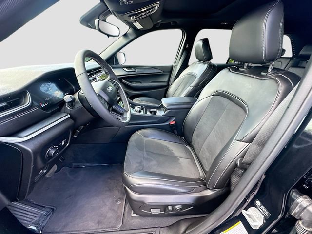 Used 2024 Jeep Grand Cherokee Altitude RWD image 20