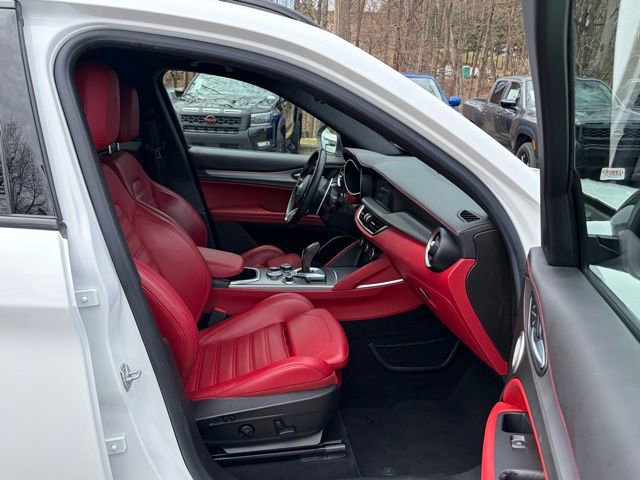 Used 2021 Alfa Romeo Stelvio Ti Sport image 38