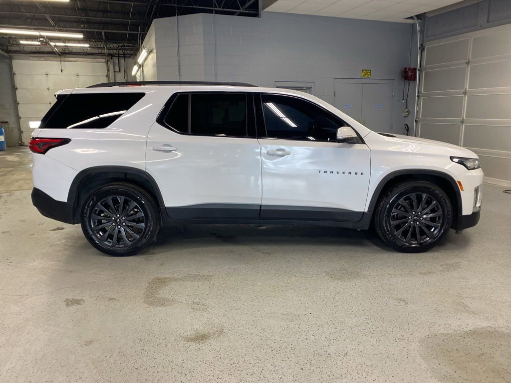 Used 2023 Chevrolet Traverse RS image 9