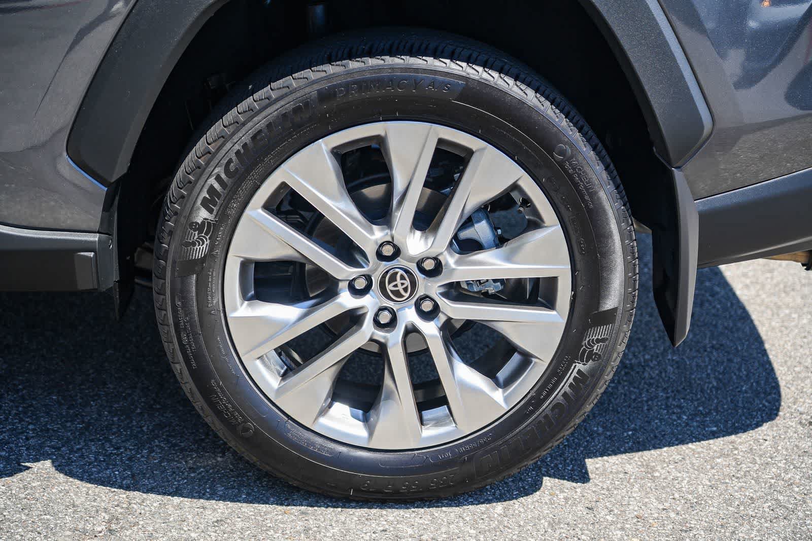 Used 2025 Toyota RAV4 XLE Premium FWD image 7