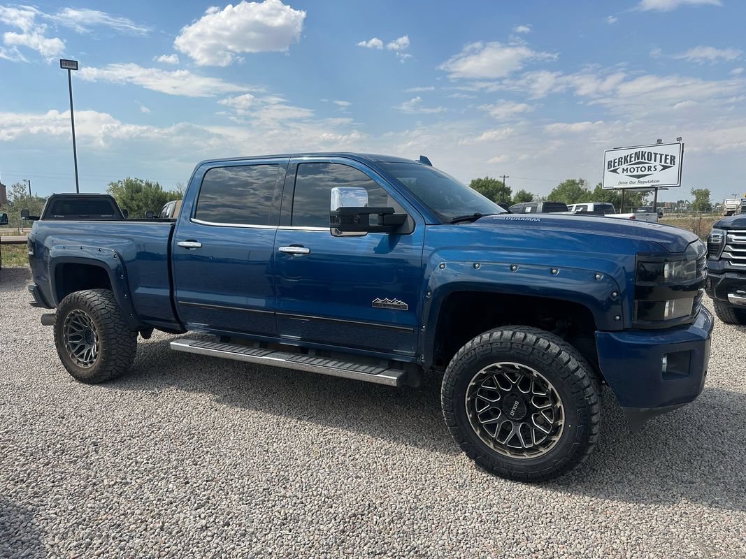 Used 2015 Chevrolet Silverado 2500 High Country w/ Duramax Plus Package AWD/4WD image 13