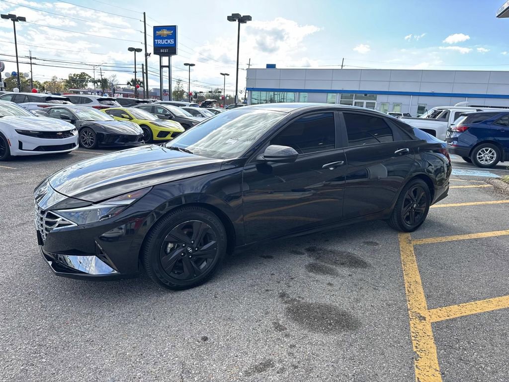 Used 2021 Hyundai Elantra SEL image 4