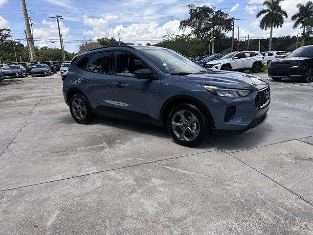Used 2025 Ford Escape ST-Line FWD image 15