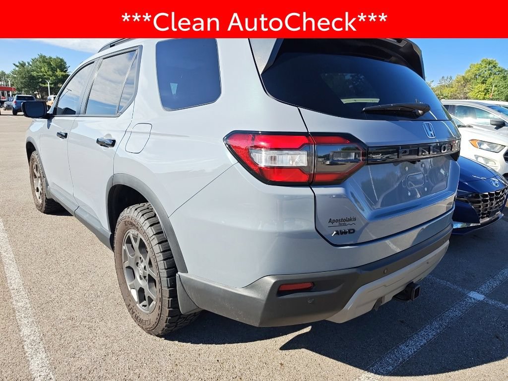 Used 2025 Honda Pilot TrailSport image 4