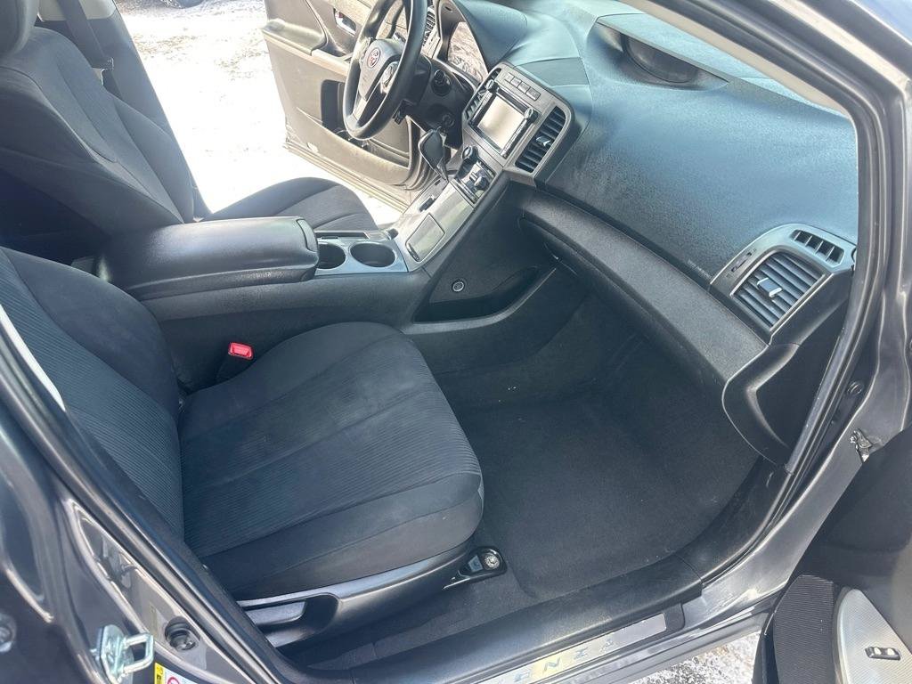 Used 2013 Toyota Venza LE AWD/4WD image 31