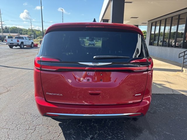 New 2025 Chrysler Pacifica Select w/ Uconnect Theater Family Group image 9