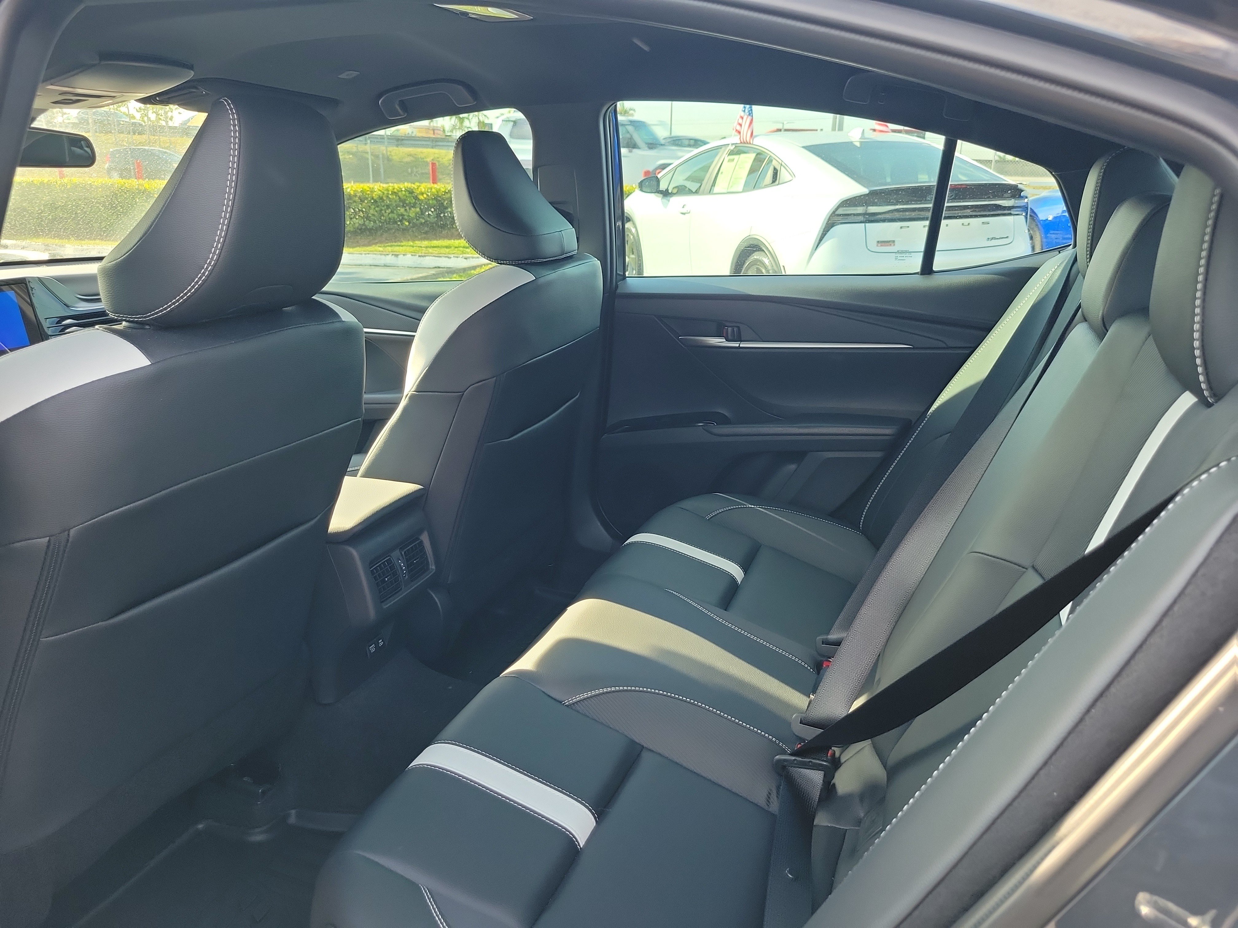 Used 2026 Toyota Camry SE FWD image 18
