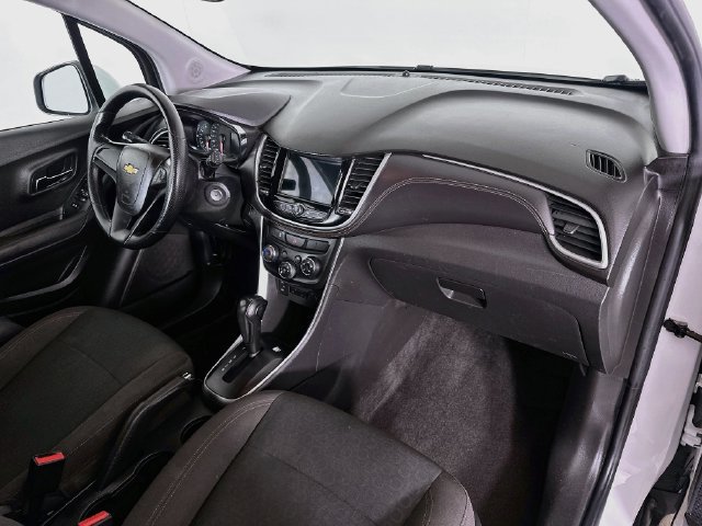 Used 2018 Chevrolet Trax LS FWD image 29