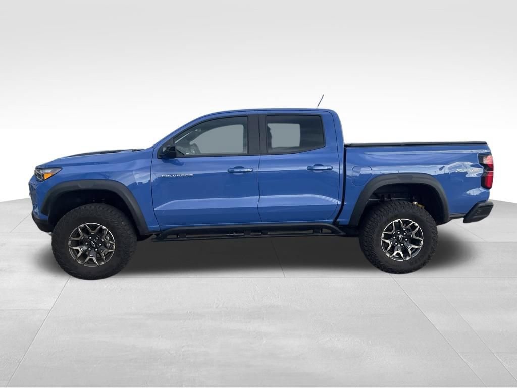 Used 2025 Chevrolet Colorado ZR2 AWD/4WD image 4