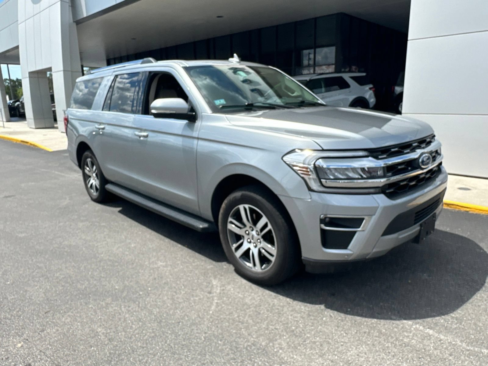 Certified 2024 Ford Expedition Max Limited AWD/4WD image 2