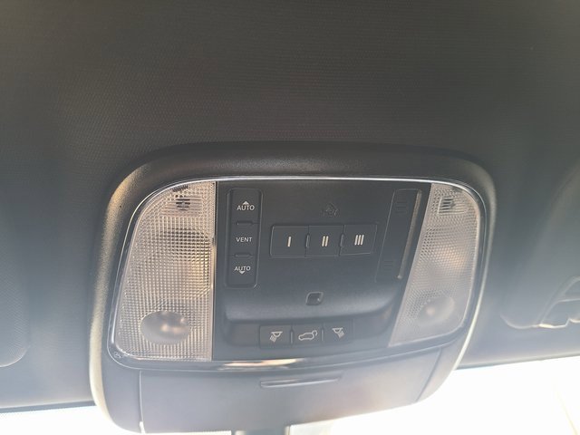 Used 2020 Jeep Grand Cherokee Altitude image 17