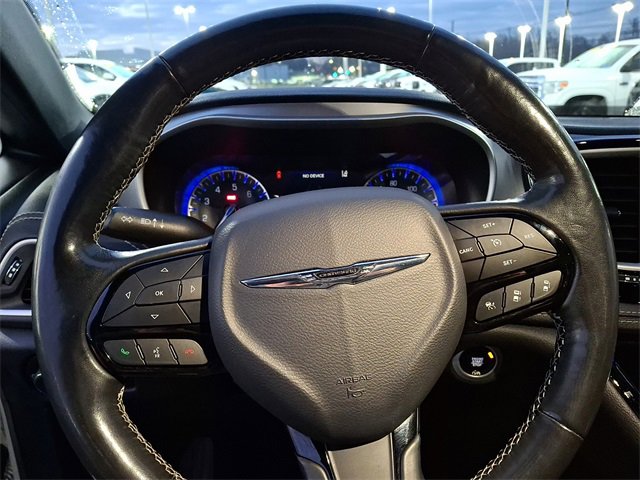 Used 2021 Chrysler Pacifica Touring-L w/ Uconnect Theater Family Group image 25