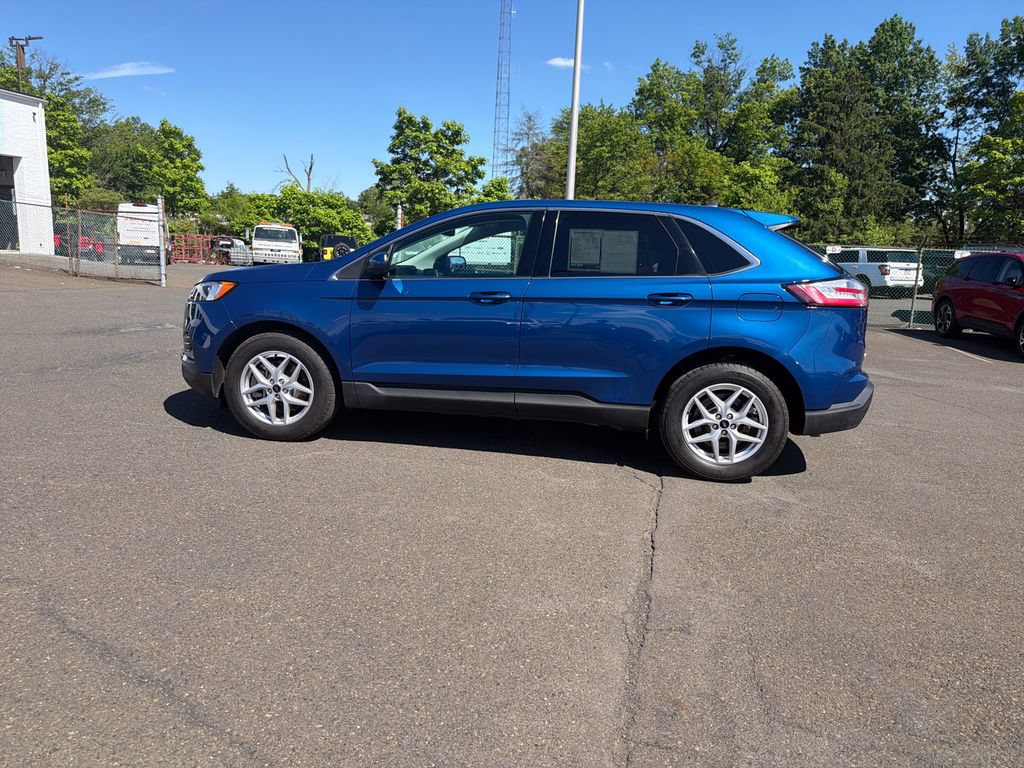 Used 2023 Ford Edge SEL w/ Convenience Package AWD/4WD image 2
