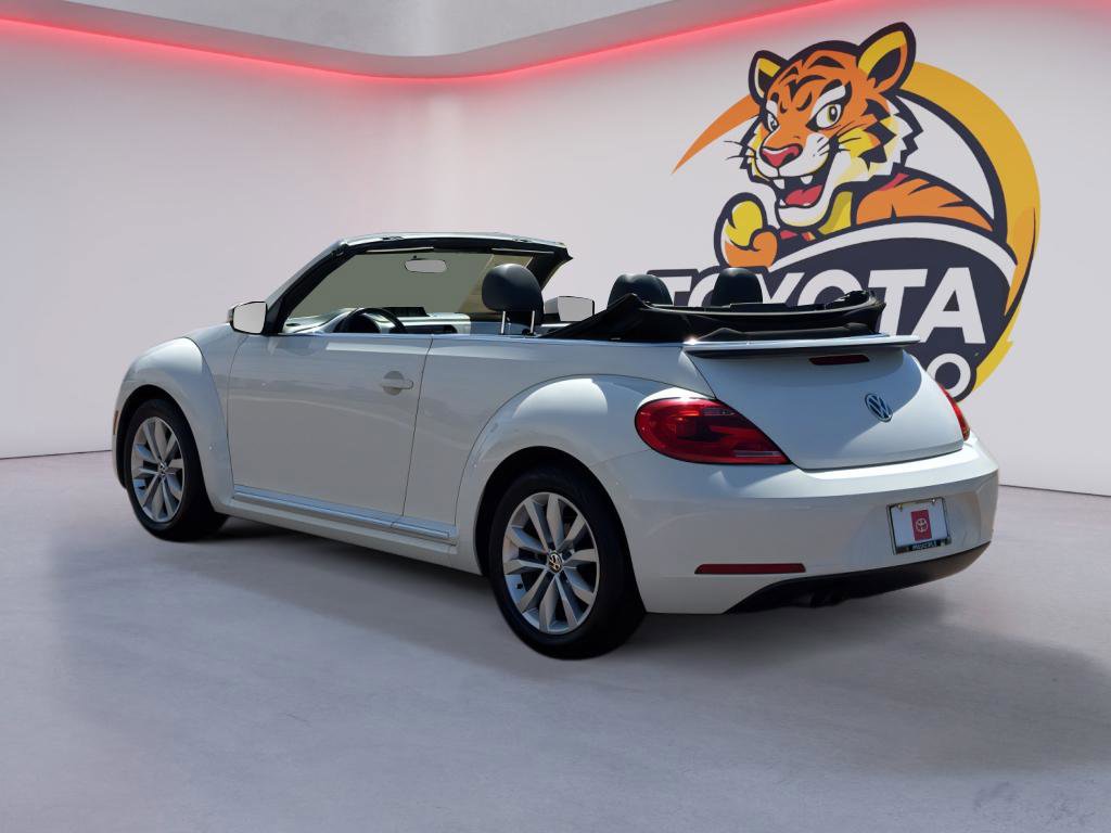 Used 2013 Volkswagen Beetle TDI image 7