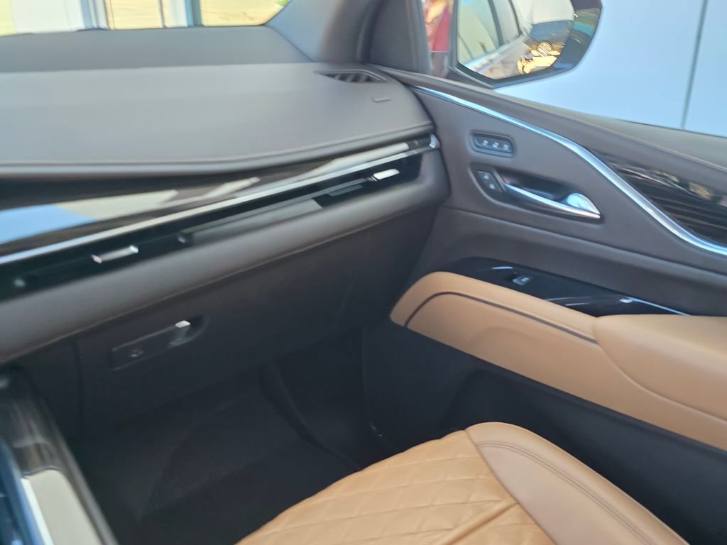 Used 2022 Cadillac Escalade ESV Premium Luxury w/ Performance Package RWD image 21