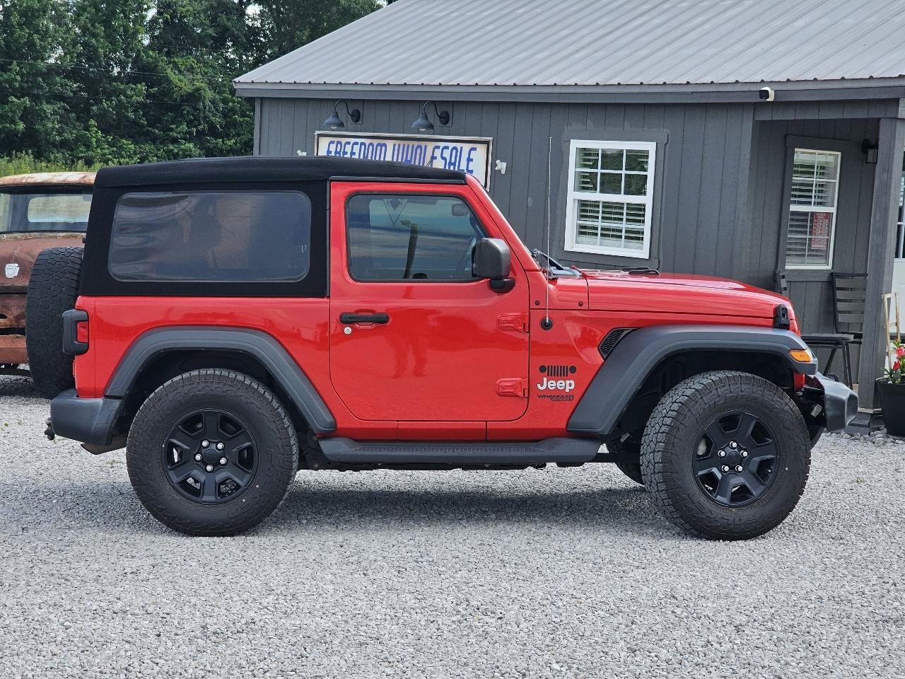 Used 2019 Jeep Wrangler Sport AWD/4WD image 14
