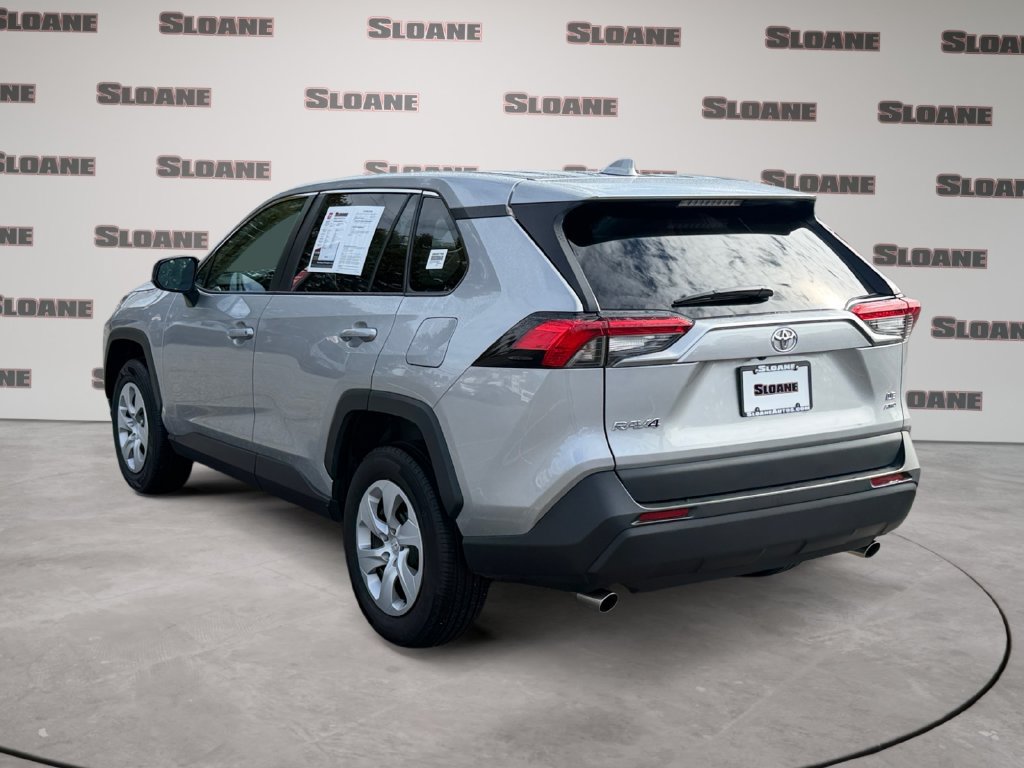 Used 2025 Toyota RAV4 LE AWD/4WD image 3