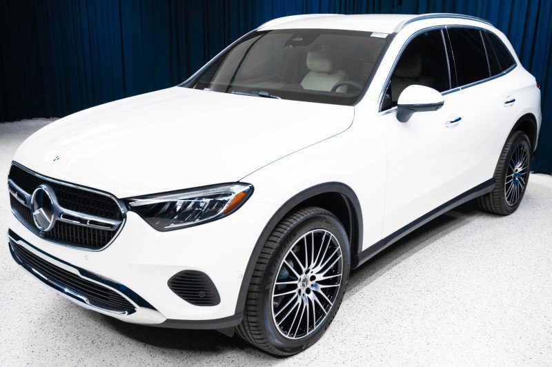 New 2026 Mercedes-Benz GLC 300