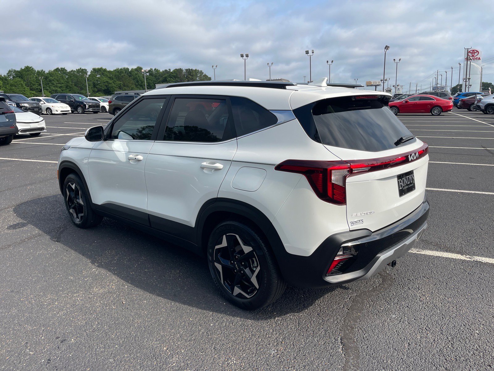 Used 2026 Kia Seltos EX FWD image 14