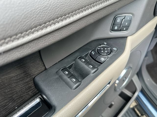 Used 2019 Ford Expedition Limited w/ Equipment Group 301A AWD/4WD image 26