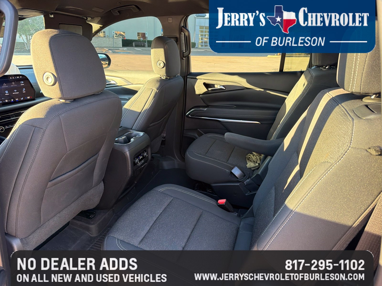 Used 2025 Chevrolet Traverse LT w/ Driver Confidence Package FWD image 9