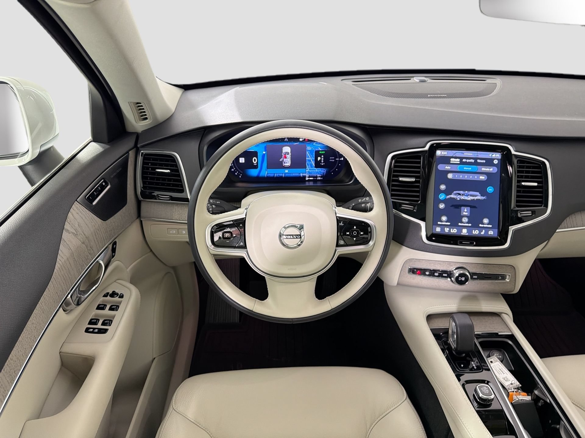 Certified 2025 Volvo XC90 T8 Plus w/ Protection Package Premier AWD/4WD image 23