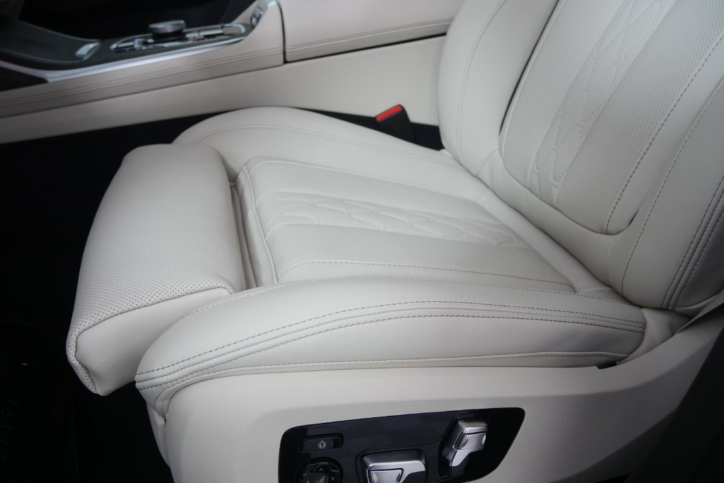 Used 2027 BMW X7 xDrive40i AWD/4WD image 9