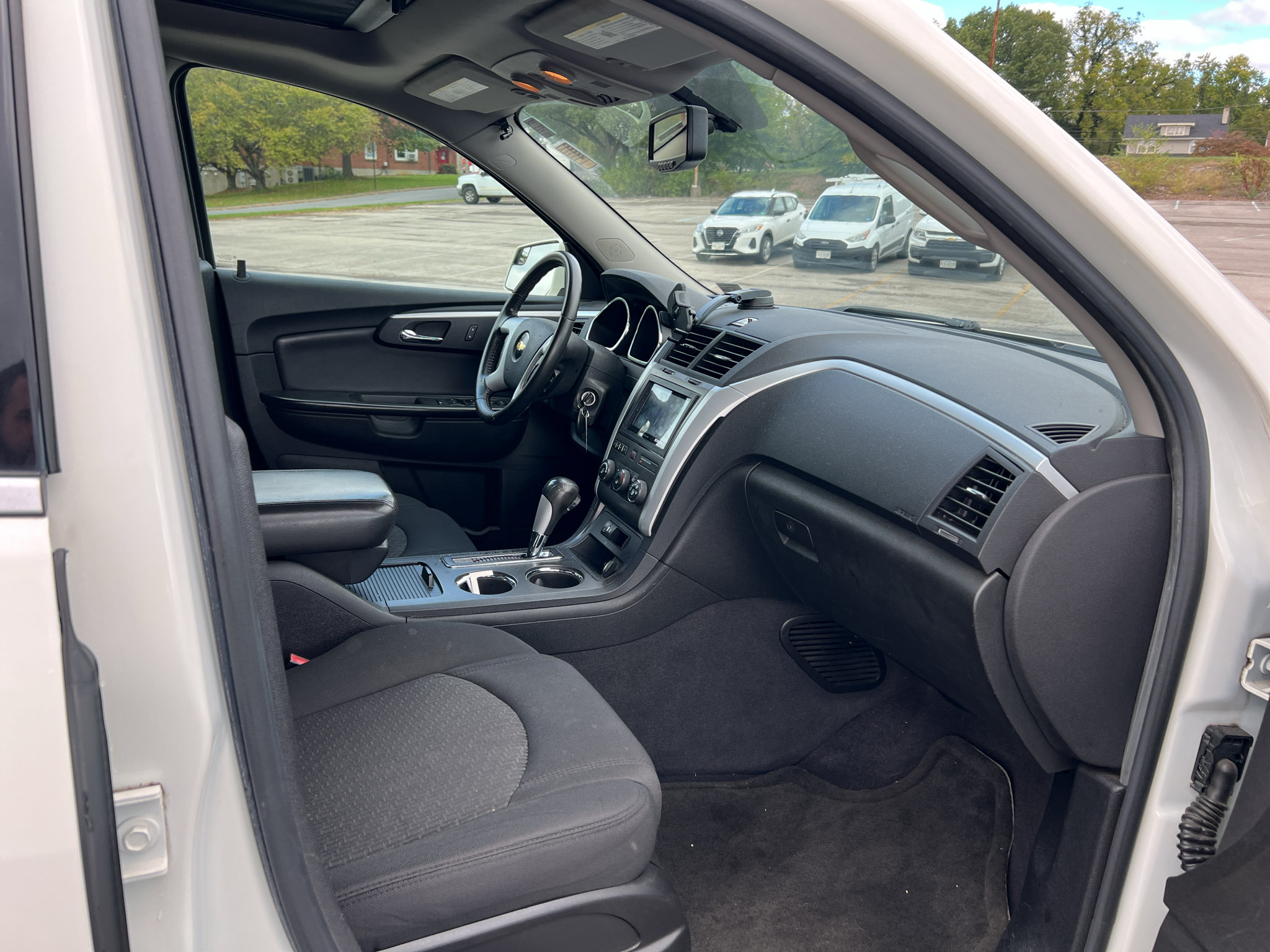Used 2011 Chevrolet Traverse LT w/ Personal Connectivity Package AWD/4WD image 9