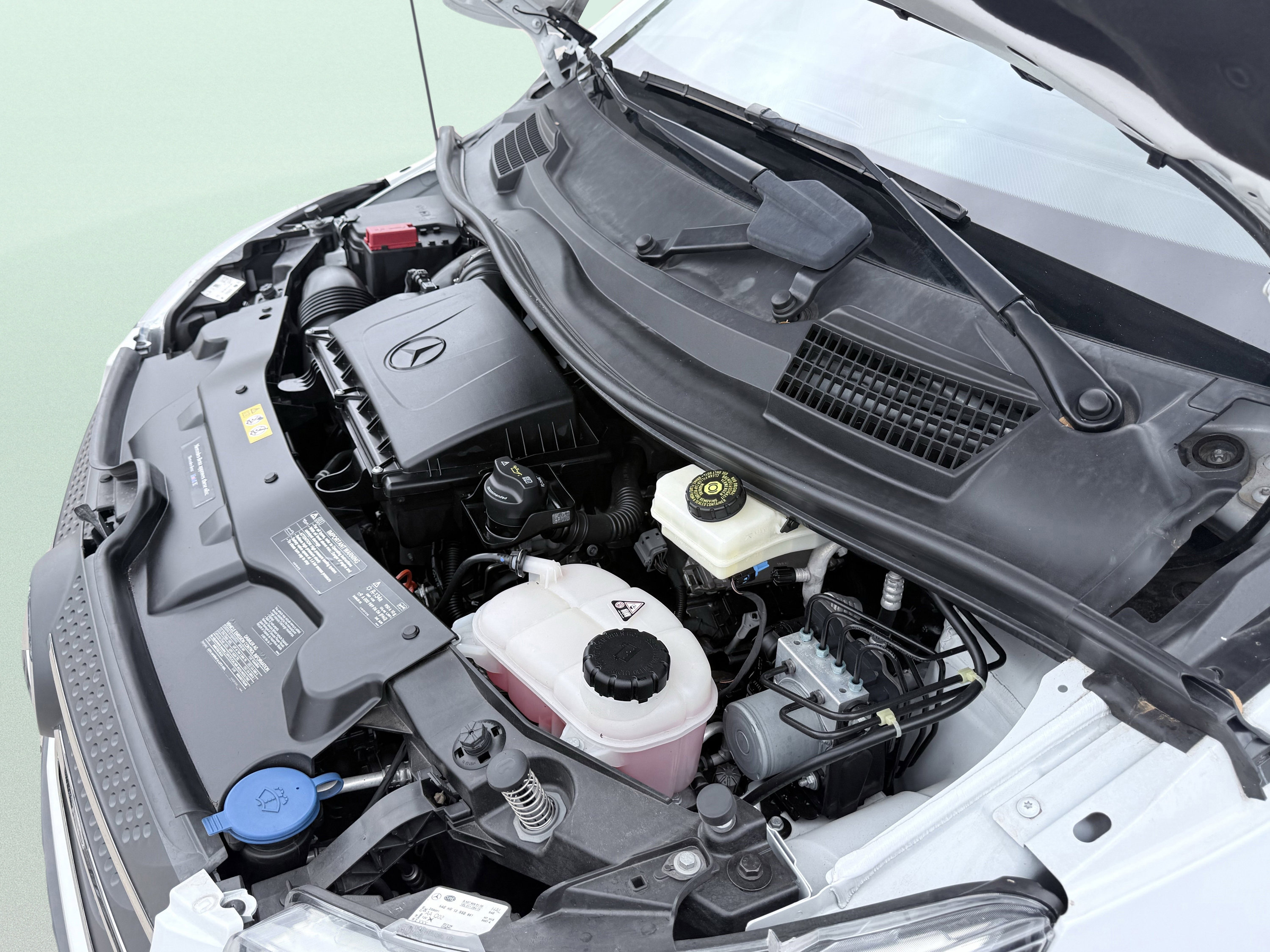 Used 2018 Mercedes-Benz Metris Passenger image 18