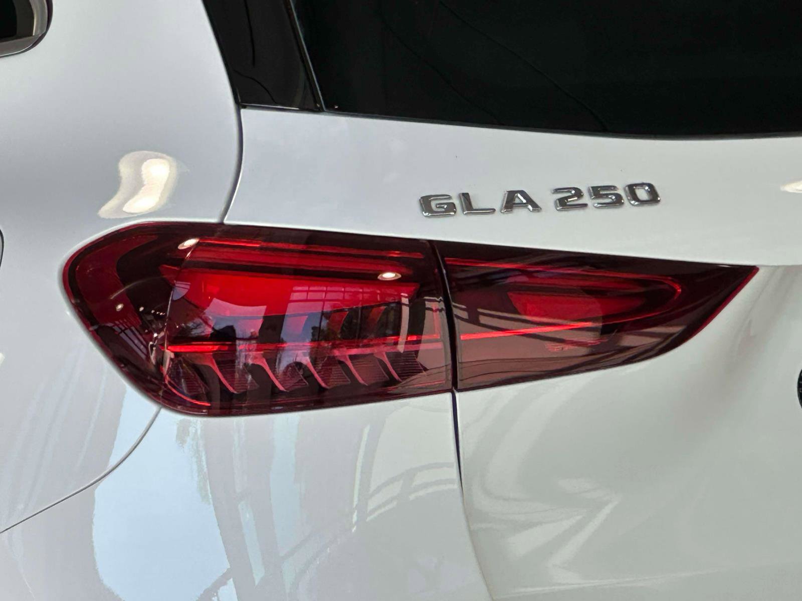 Certified 2025 Mercedes-Benz GLA 250 4MATIC image 8