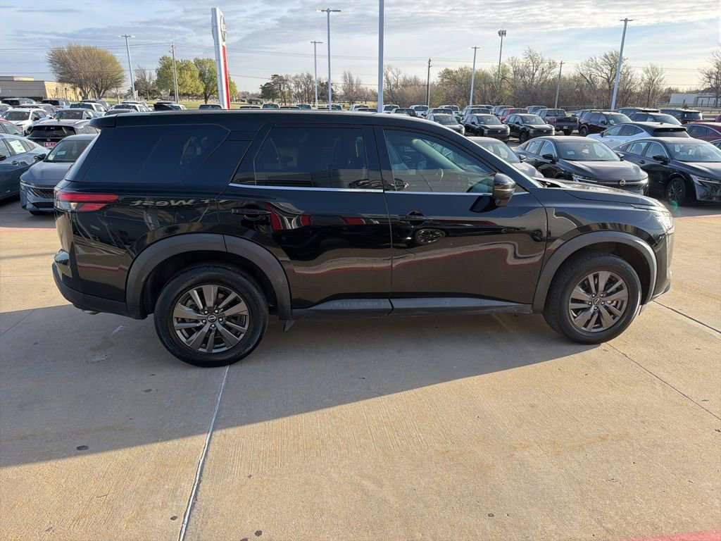 Used 2022 Nissan Pathfinder S image 6