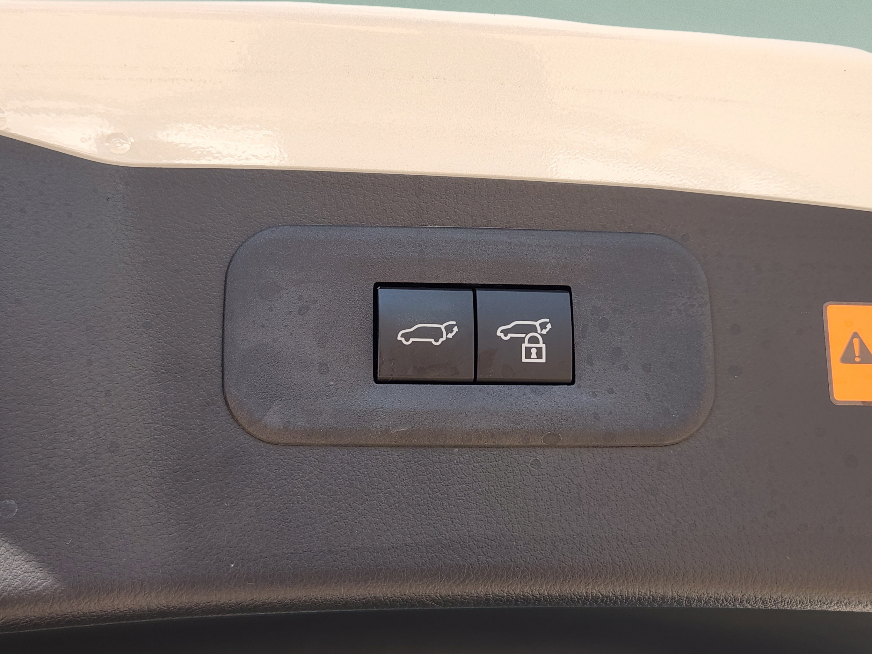 Certified 2025 Lexus NX 350h AWD w/ Accessory Package (2T) image 32