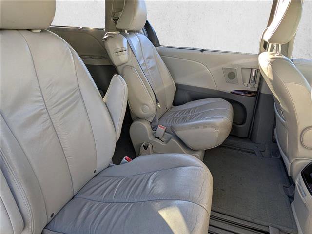 Used 2011 Toyota Sienna XLE image 21