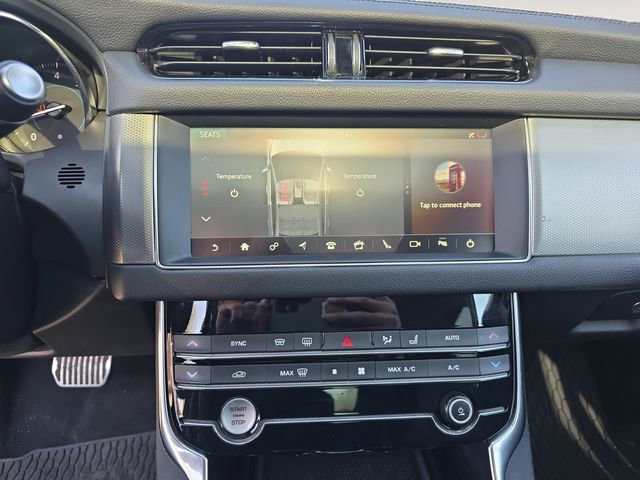 Used 2020 Jaguar XF Premium image 10