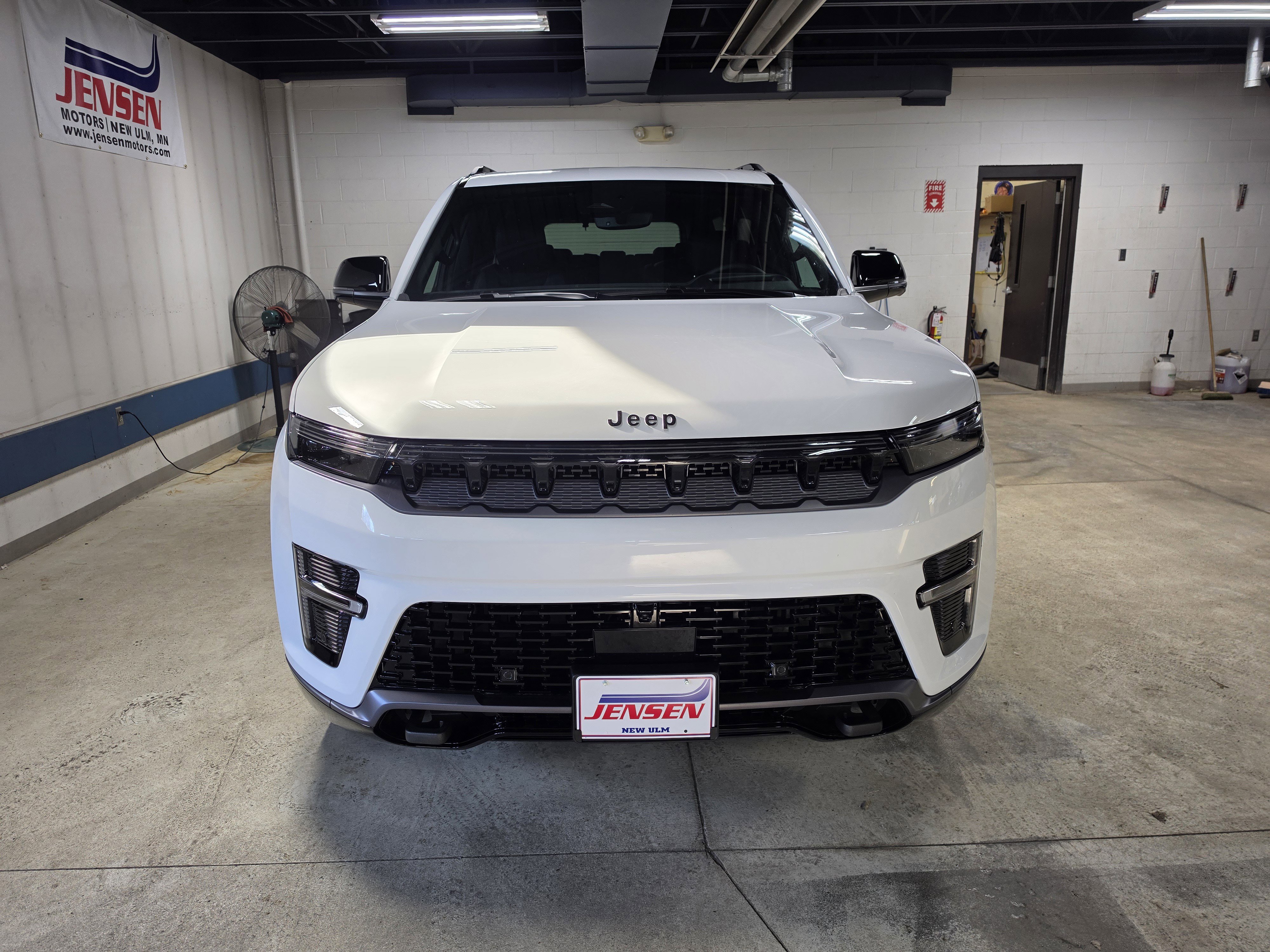 New 2026 Jeep Grand Wagoneer Limited AWD/4WD image 2