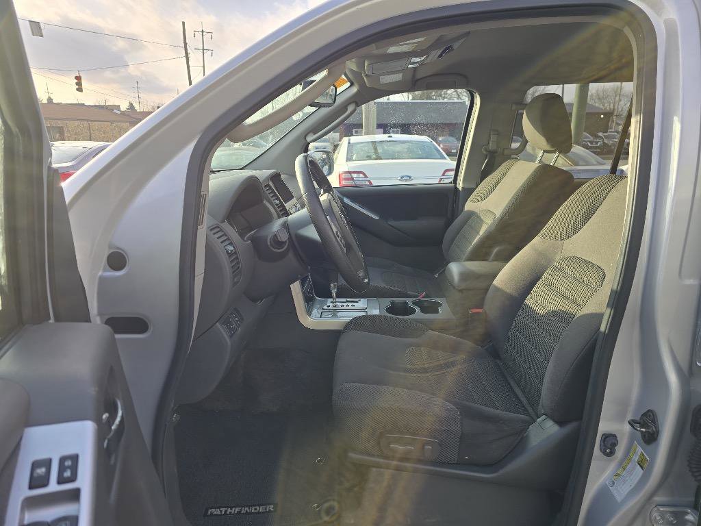 Used 2011 Nissan Pathfinder SV w/ Protection Pkg image 12