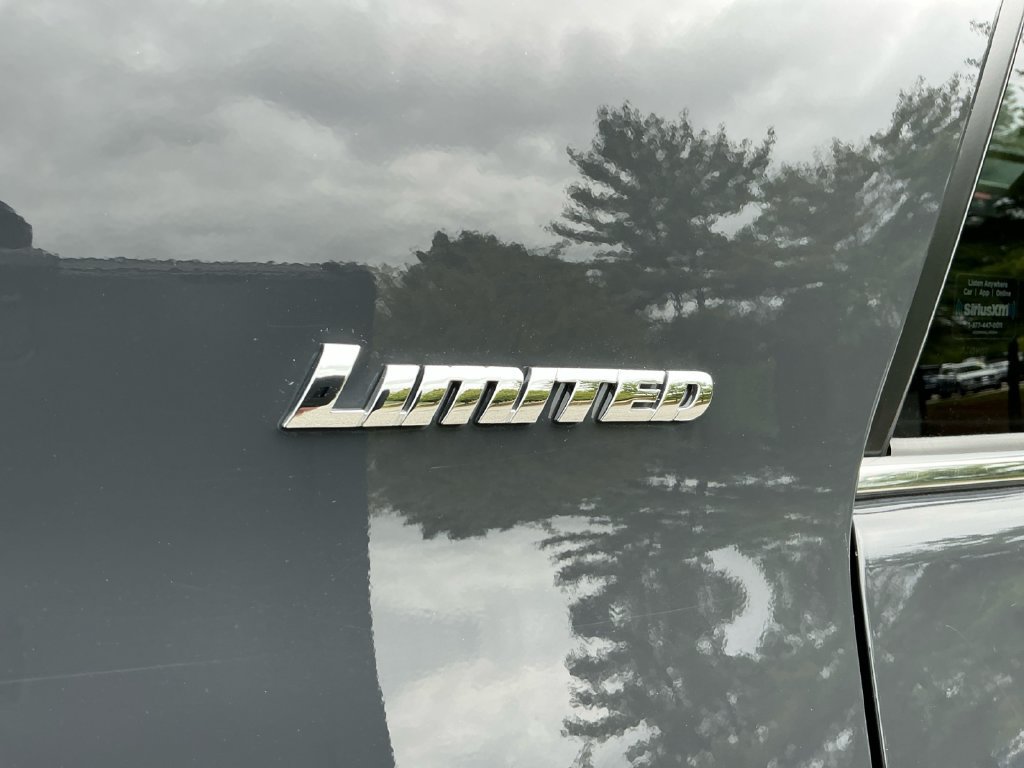 Used 2024 Toyota 4Runner Limited AWD/4WD image 23