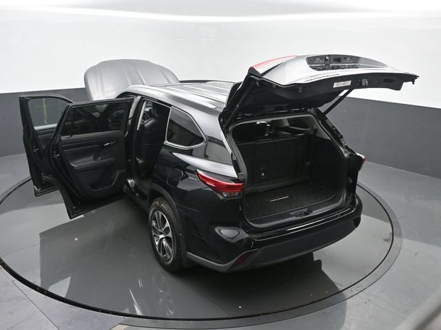 Used 2023 Toyota Highlander XLE AWD/4WD image 66