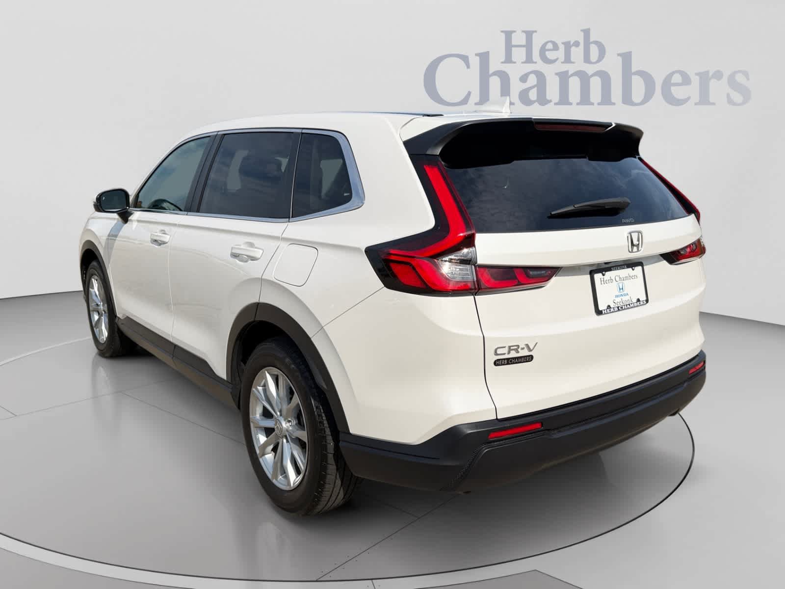 Used 2025 Honda CR-V EX image 3