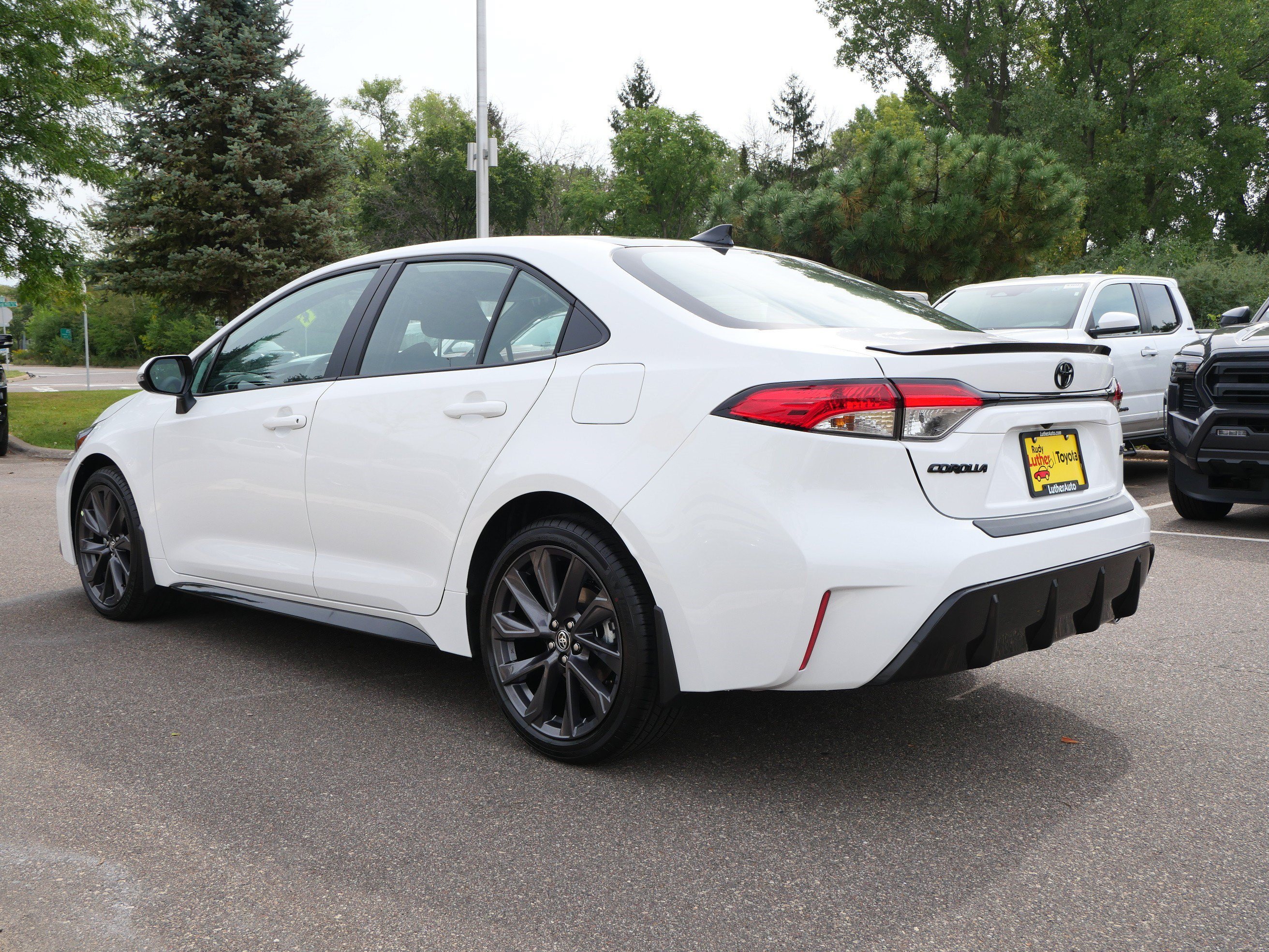 New 2026 Toyota Corolla SE w/ SE Package FWD image 3