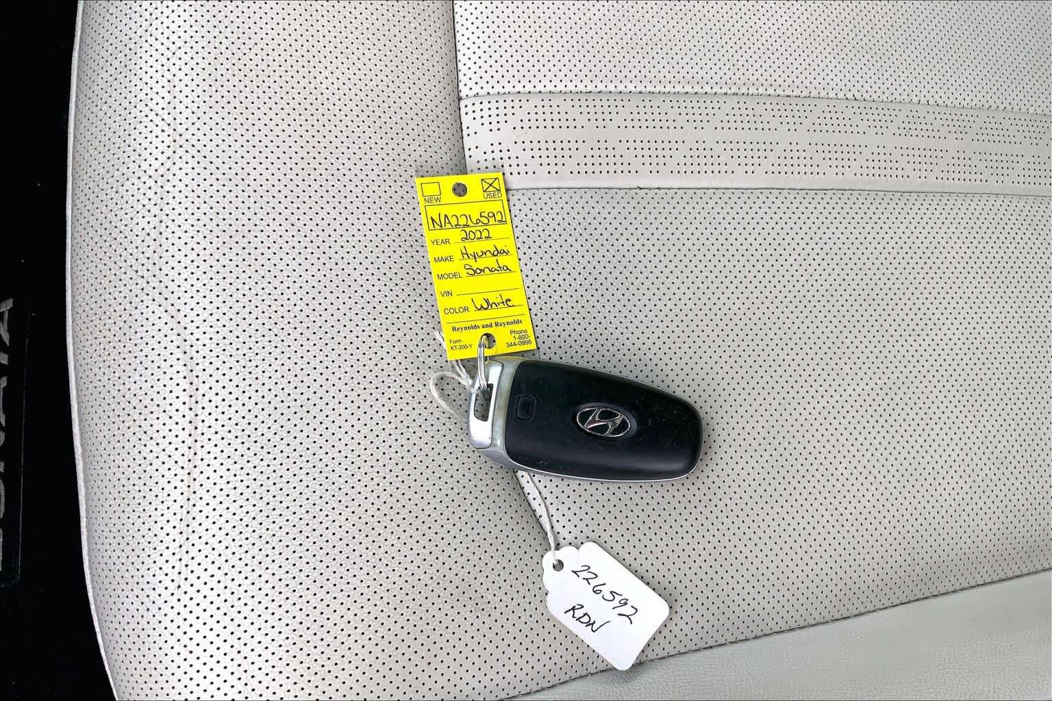 Used 2022 Hyundai Sonata Limited w/ Preferred Accessory Package FWD image 15