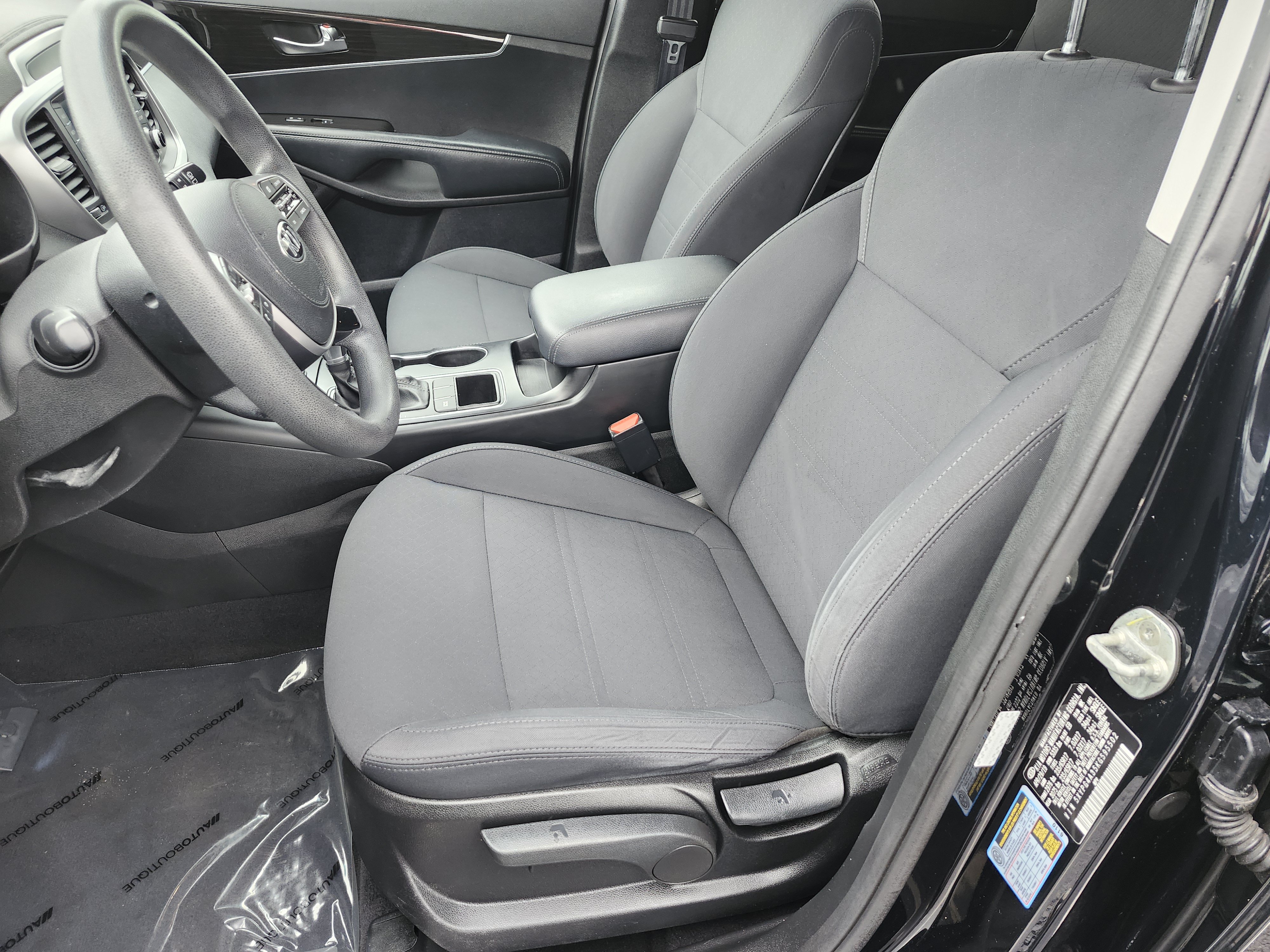 Used 2019 Kia Sorento L FWD image 21