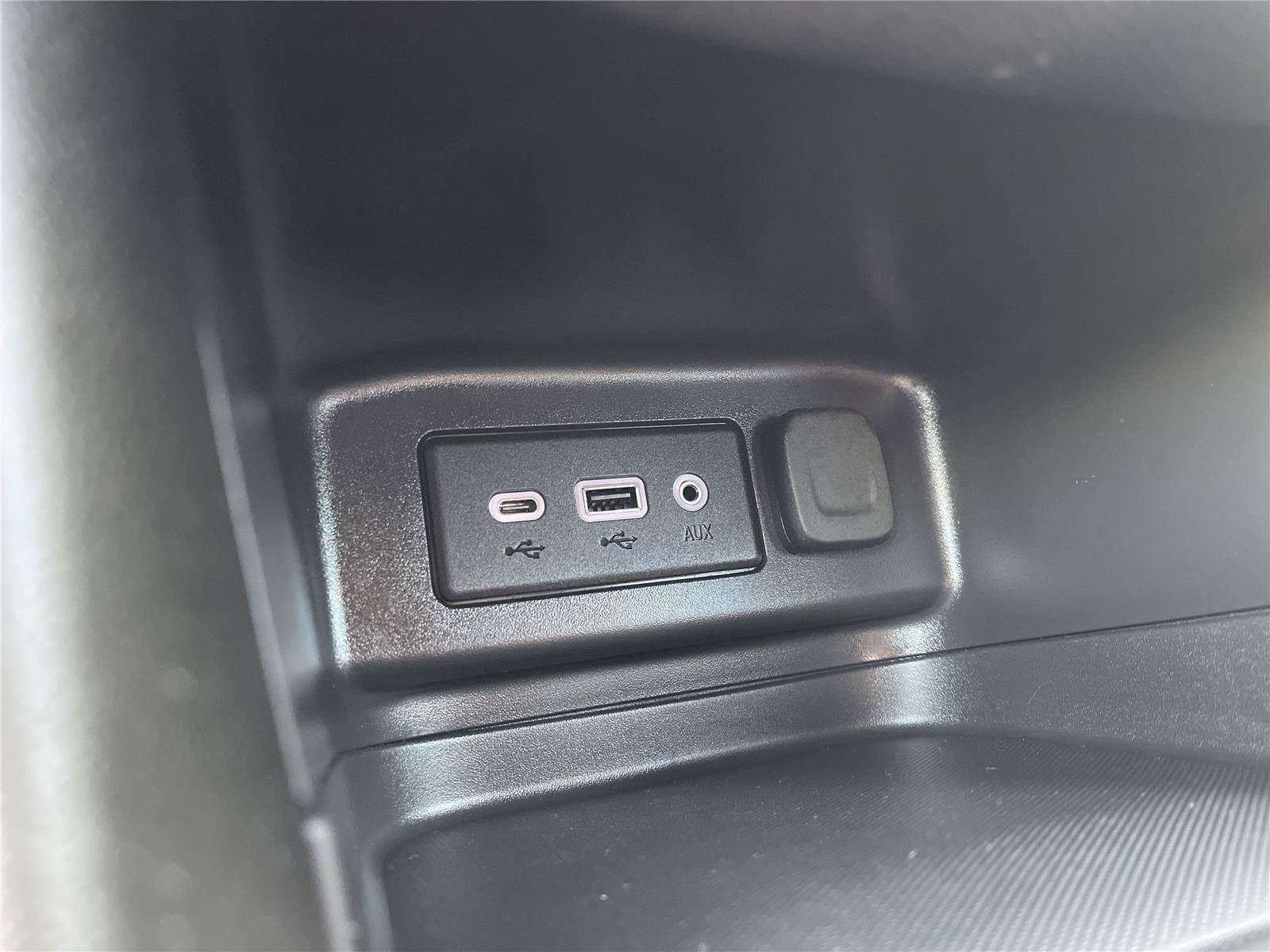 Used 2023 Chevrolet Equinox LT AWD/4WD image 26
