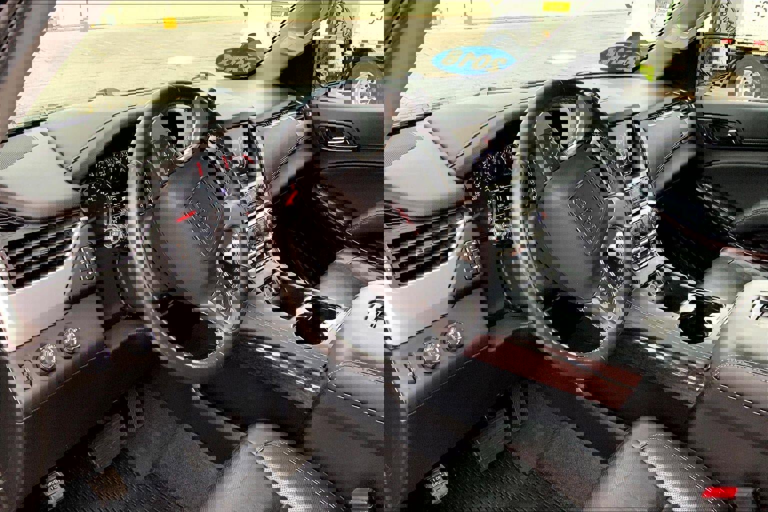 Used 2018 GMC Yukon XL SLT w/ Open Road Package AWD/4WD image 15