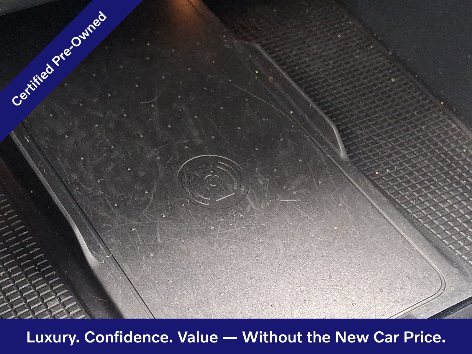 Certified 2024 Volvo XC40 B5 Plus w/ Protection Package Premier AWD/4WD image 27