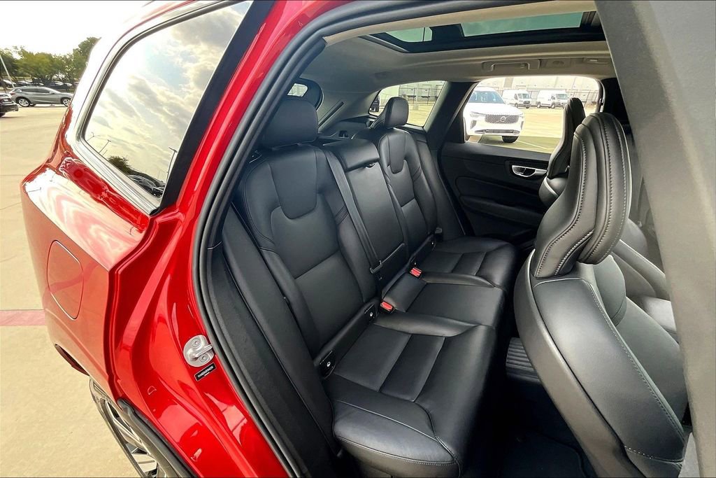 Certified 2024 Volvo XC60 T8 Core w/ Protection Package Premier image 34
