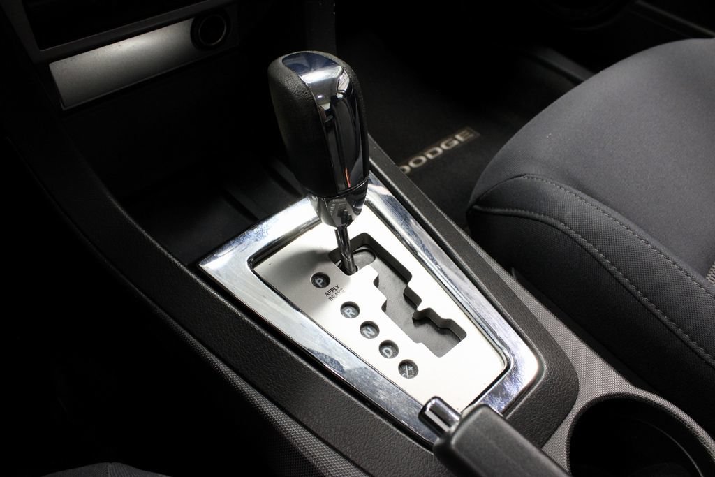 Used 2009 Dodge Avenger R/T FWD image 29